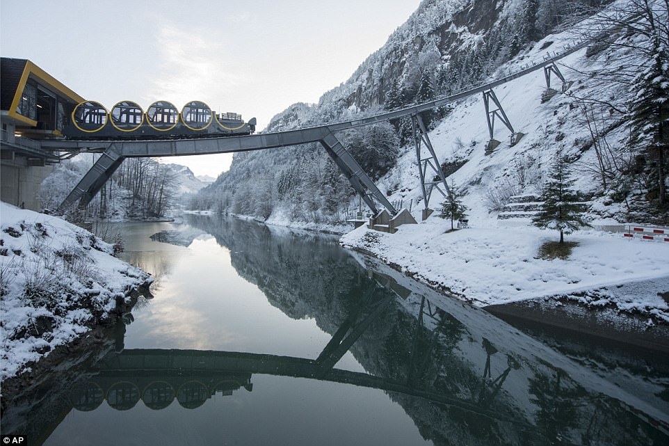 Duong sat leo doc cao nhat the gioi o Thuy Si anh 5