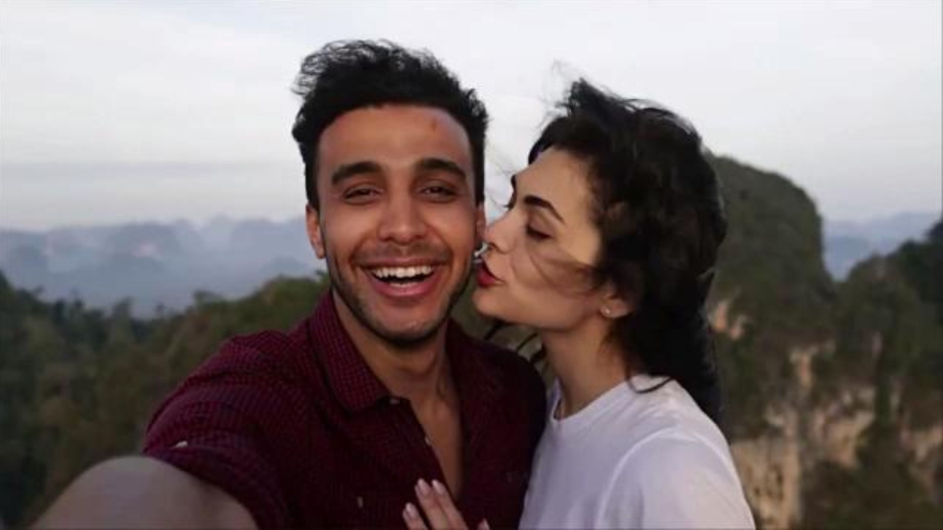 Ly do khien ban nen ngung selfie trong nhung ky nghi sap toi hinh anh