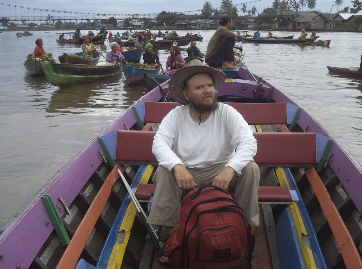 Hanh trinh kham pha hon 125 quoc gia cua nguoi dan ong mu hinh anh