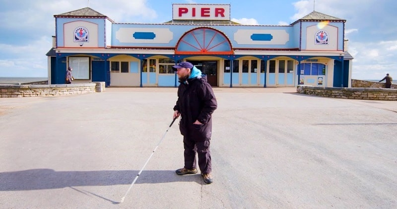 Nguoi dan ong mu di du lich den hon 125 quoc gia hinh anh