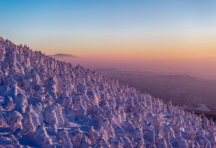 Khung canh ngoan muc cua cac day nui khap the gioi anh 5