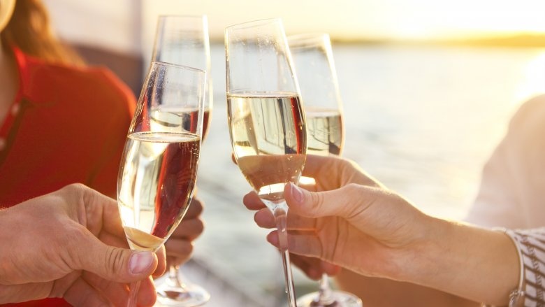 Mon an duoc tao ra sau nhung tai nan va tinh co anh 6