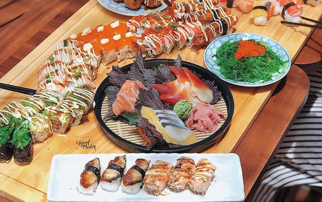 7 quan sushi cac food blogger review ban nen an thu hinh anh