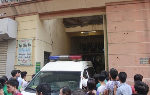 Giay phut bao ve chung cu roi tu thang may tang 7 hinh anh