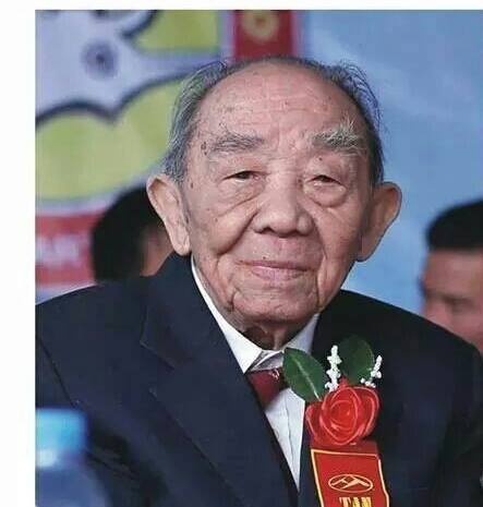 Thi the vo su 88 tuoi duoi cong thoat nuoc hinh anh