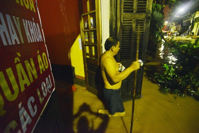 Nguoi dan Lang Son trang dem don dep sau lut lon hinh anh