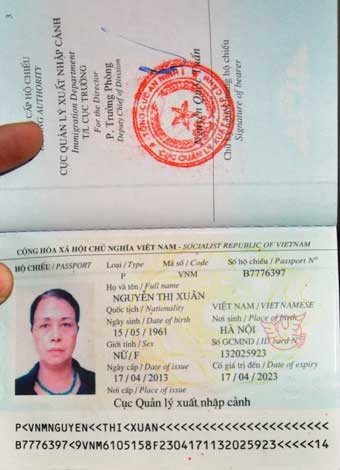 Tấm hộ chiếu sang Ma-rốc của bà Xuân.