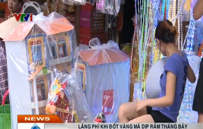 Ram thang 7, hang tram ty dong bi dot vi... vang ma hinh anh