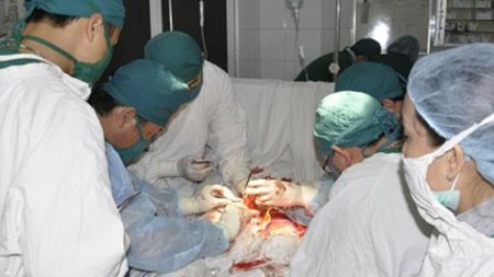 Qua ham sang tao, gay 'sung' bat thinh linh hinh anh