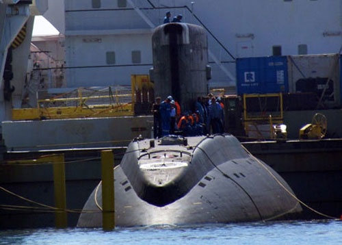 Chuyen chua biet ve lai dat tau ngam Kilo vao Cam Ranh hinh anh