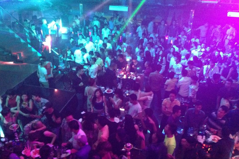 Hình ảnh này được đăng trên facebook của Luxury bar một hôm trước khi cháy. Thường ngày, bar này đón tiếp cả trăm lượt khách mỗi đêm.