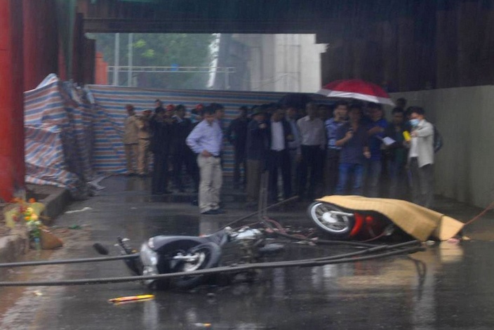 Clip toan canh vu bo thep roi lam nguoi di duong tu vong hinh anh