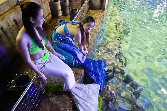 Chuẩn bị trước giờ biểu diễn