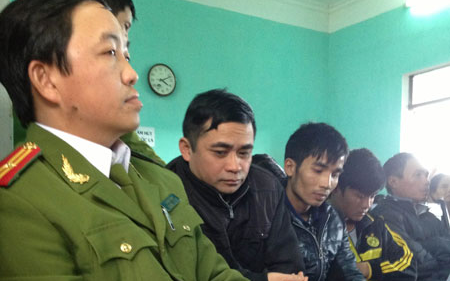 Cong an Dien Bien Phu 'danh an' nhu trong truyen vien tuong hinh anh