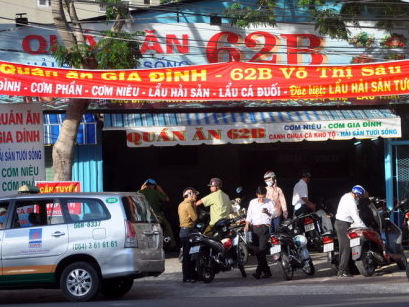 Giu giay phep kinh doanh quan an bi khach to tren Facebook hinh anh