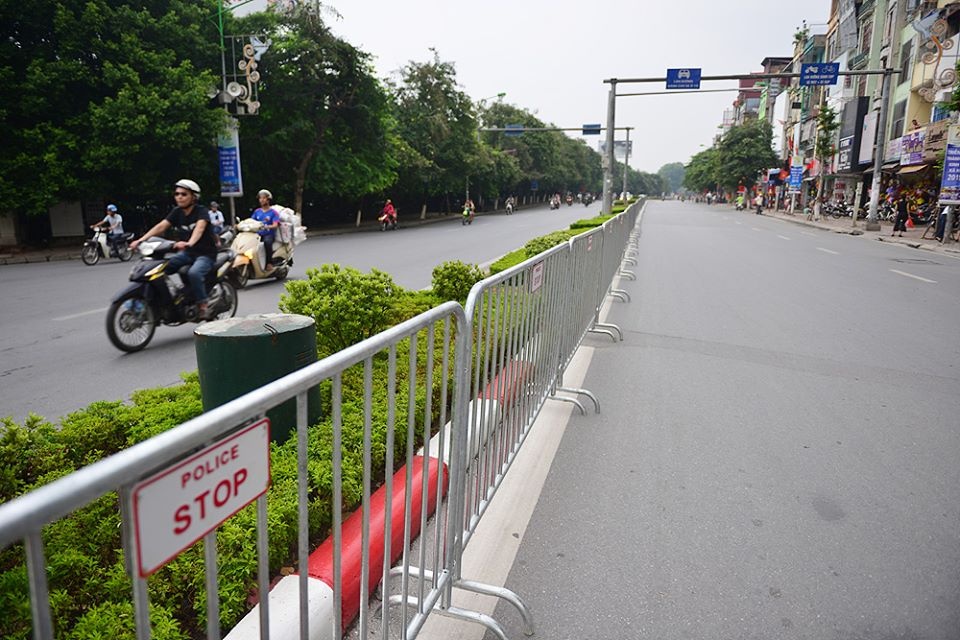 Đường Kim Mã cấm một chiều hướng từ Daewoo đi Nguyễn Thái Học 18h30 chiều nay.