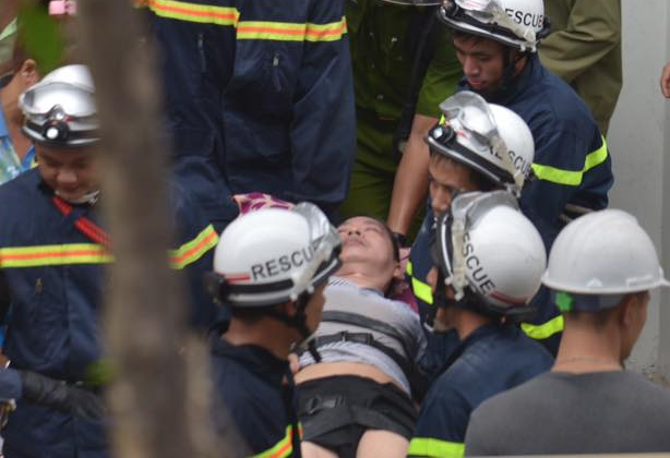 Chay o chung cu 36 tang, hang chuc nguoi mac ket hinh anh