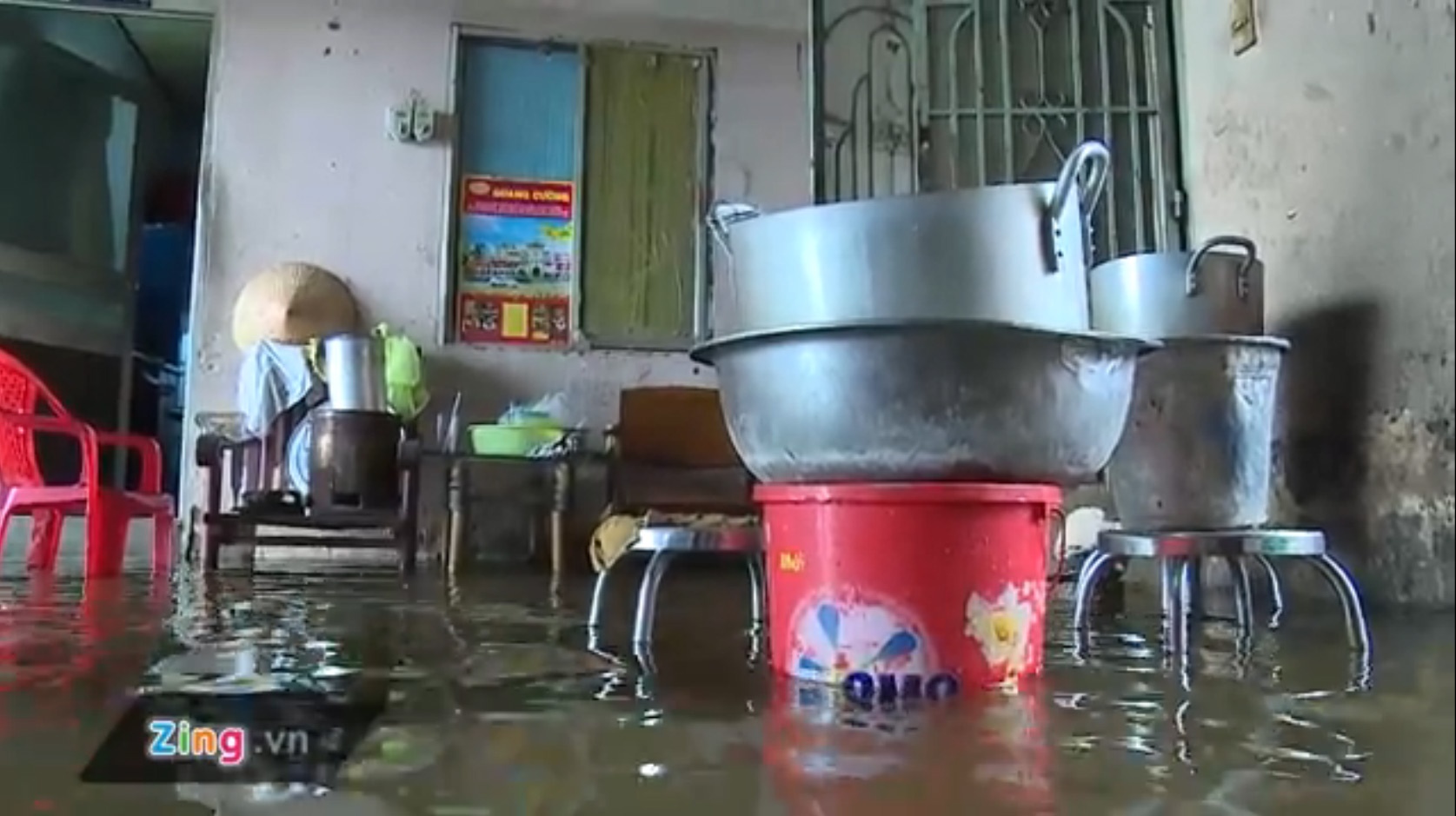 Khu dan cu ngap nuoc, sinh hoat bi dao lon hinh anh