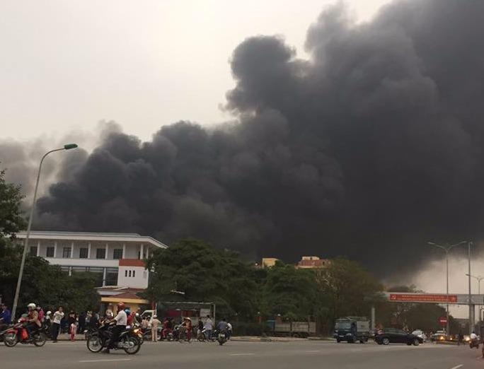 Chay lon o nha may Viglacera Vinh Phuc hinh anh