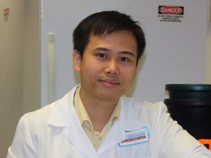 Tien si tre tuyen chien benh ung thu hinh anh