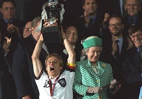 Ky uc Euro 1996 va lan 'len dinh' thu 4 cua tuyen Duc? hinh anh