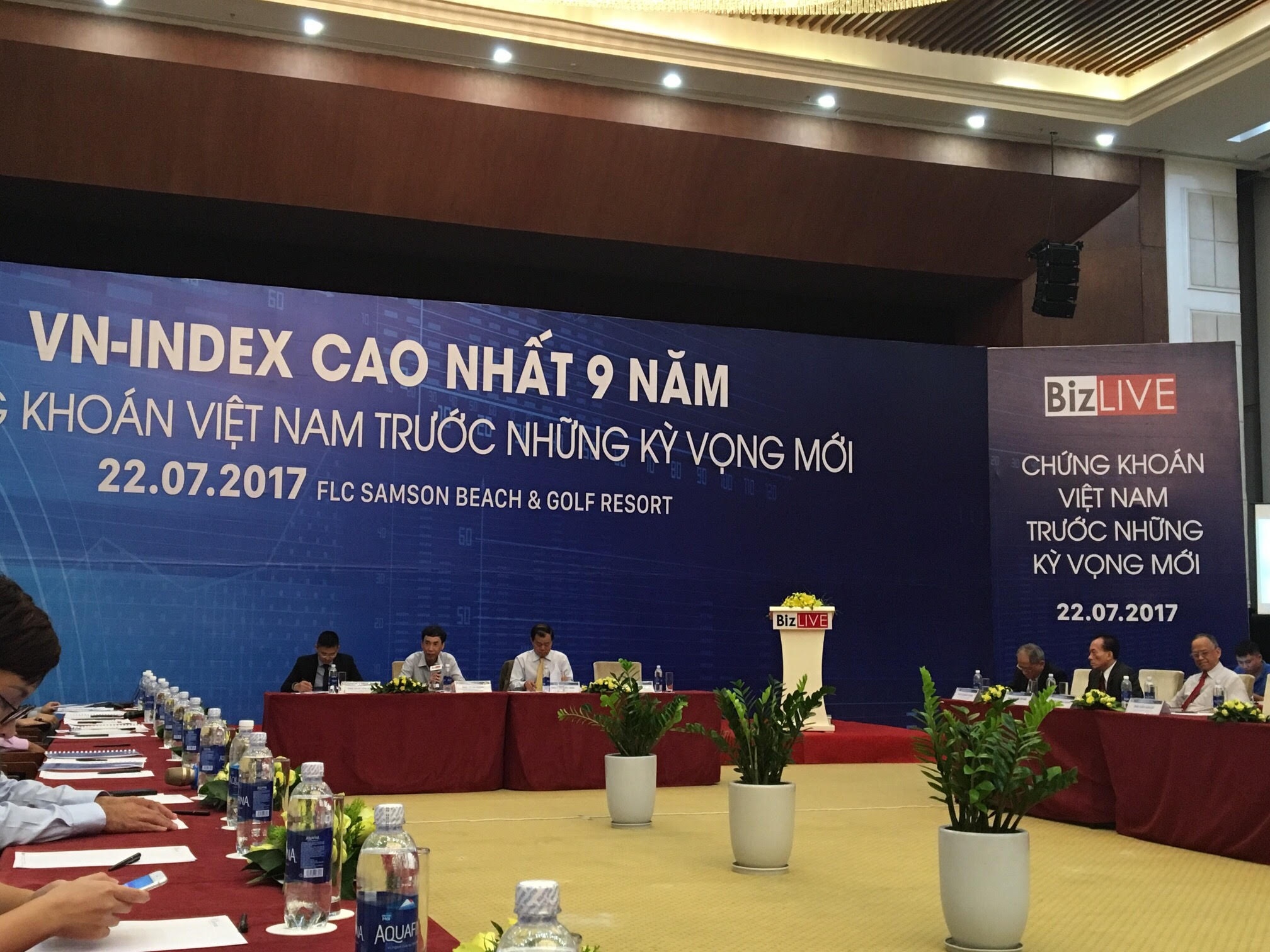 chung khoan len dinh 9 nam anh 1