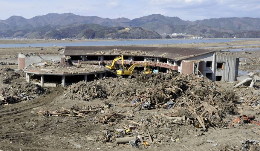 song than,  ro ri phong xa,  Nhat Ban,  dong dat anh 2