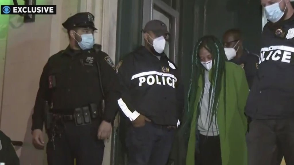 Noi si nhuc nguoi goc A nhung gap phai canh sat nam vung hinh anh