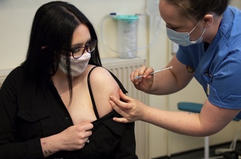 Ngay du kien dat mien dich cong dong cua nuoc Anh hinh anh