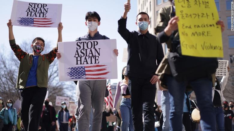 mua sung de tu ve,  cong dong nguoi My goc A,  toi pham thu han o My anh 1