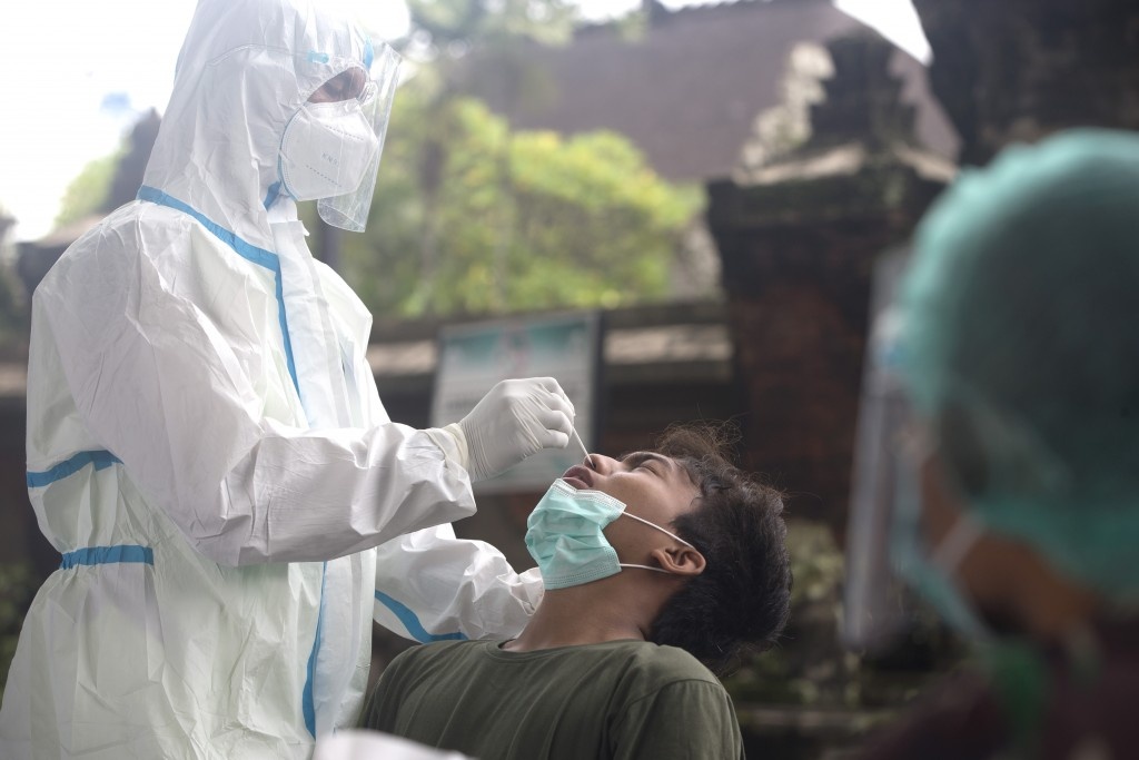 Nguoi dan Dai Loan phai cho 9 ngay de biet ket qua xet nghiem Covid-19 hinh anh