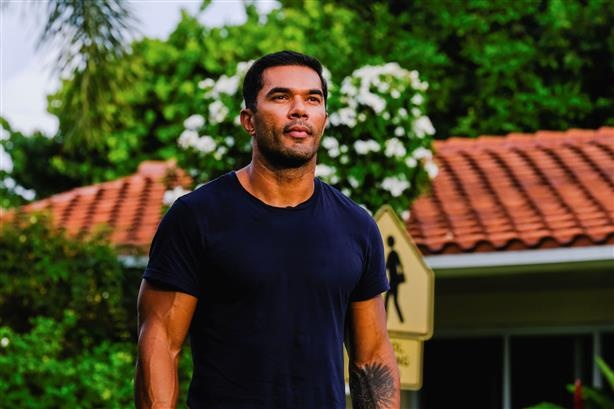 Cu dan toa nha sap o Florida thoat chet nho qua dem nha ban gai hinh anh