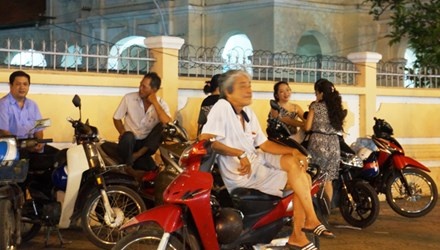 Vat vo theo con di luyen tieng Anh hinh anh