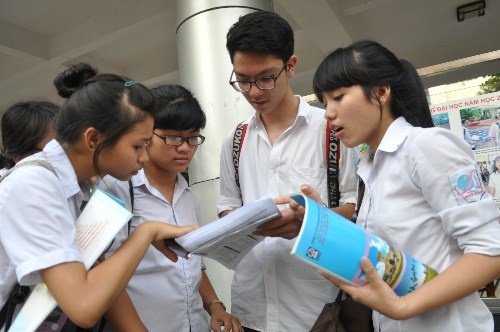 Nhieu thi sinh chon 'con duong thu hai' vao dai hoc hinh anh