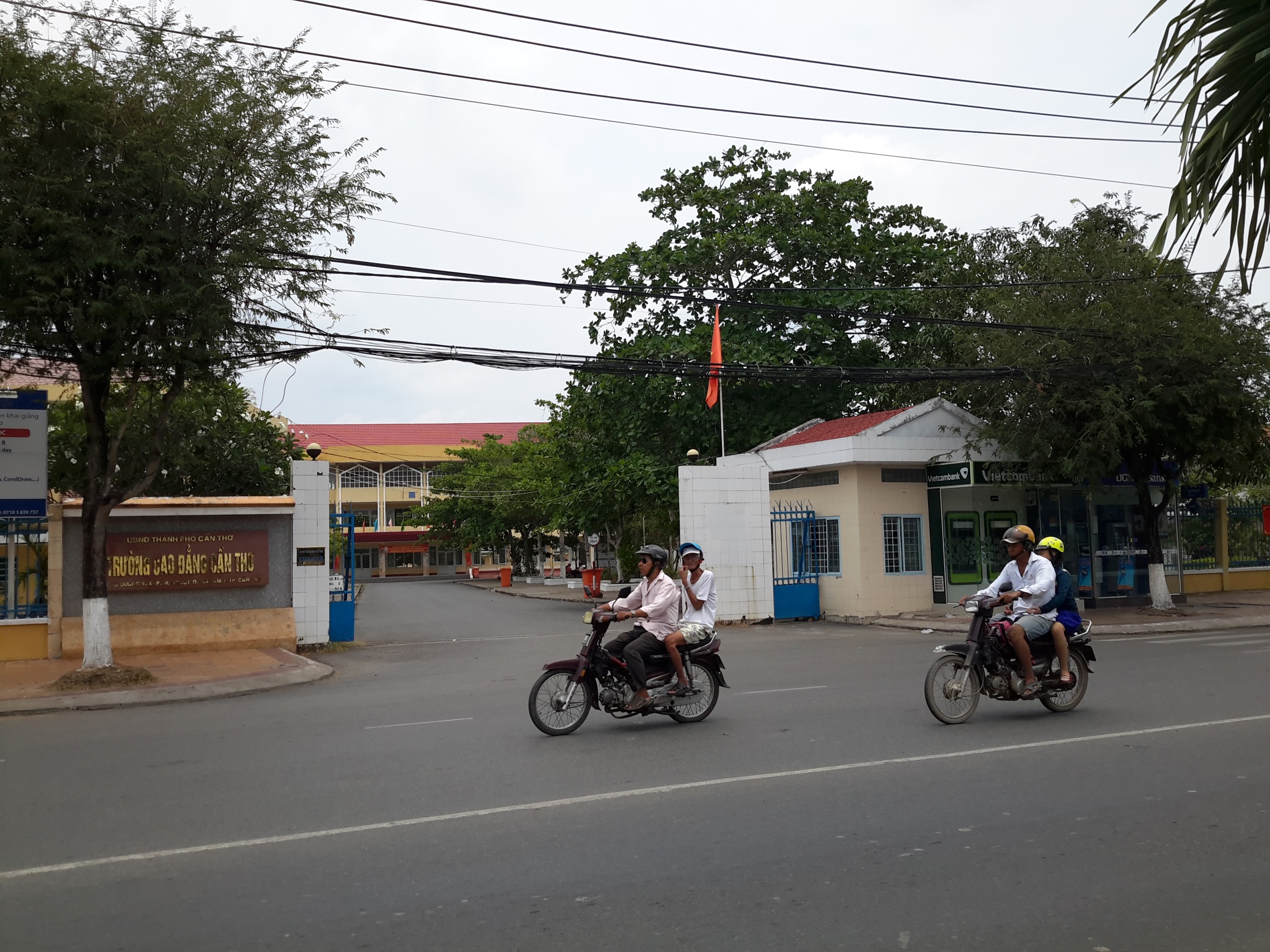 Kiem diem hieu truong Cao dang Can Tho hinh anh