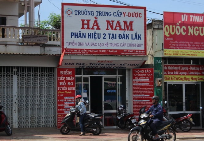 Cho thoi viec can bo ra gia 'ban diem' cho hoc vien hinh anh