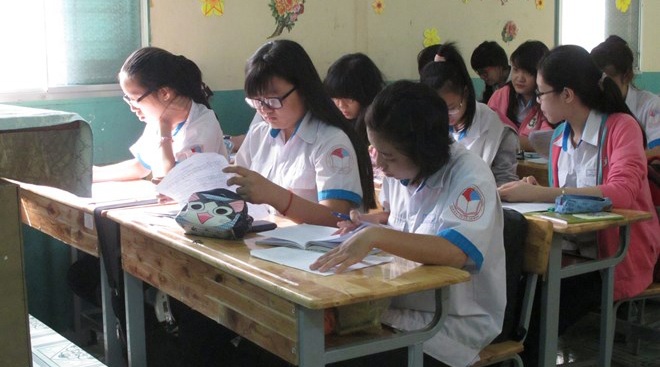 Ky thi THPT quoc gia: On thi Toan, Van, Anh theo huong nao? hinh anh