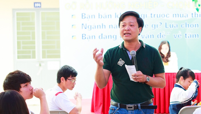 Chon nghe nhieu tien hay theo dam me? hinh anh