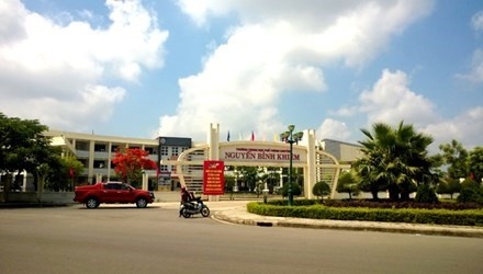 Vu no tien thuong hoc sinh gioi: Sai do nha truong? hinh anh
