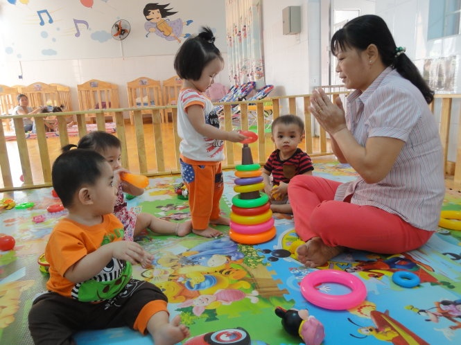 Truong mam non 'mac ket' boi thong tu hinh anh