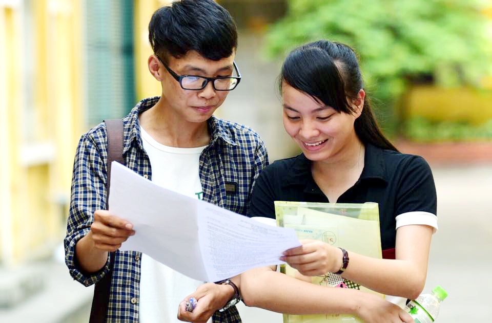 Chi mot thi sinh thi Tieng Nhat tai cum thi o Thanh Hoa hinh anh