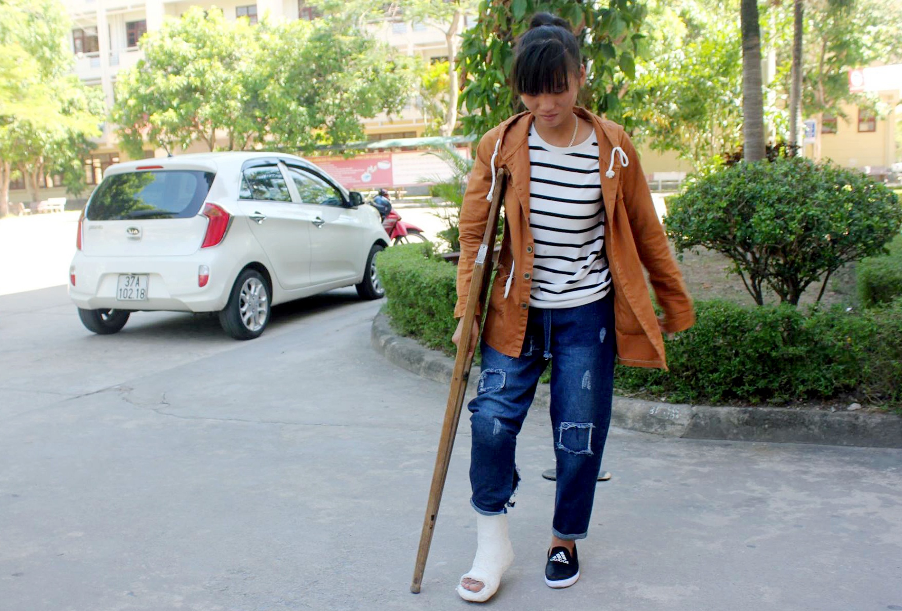 Chong nang den truong thi hinh anh