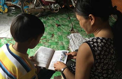 Sao cam tre co HIV hoc chung? hinh anh