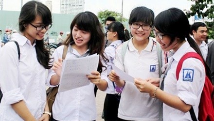Nhieu thi sinh lam bai theo khuon mau hinh anh