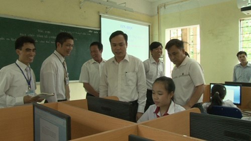 Lop vi tinh cung nhau hy vong hinh anh