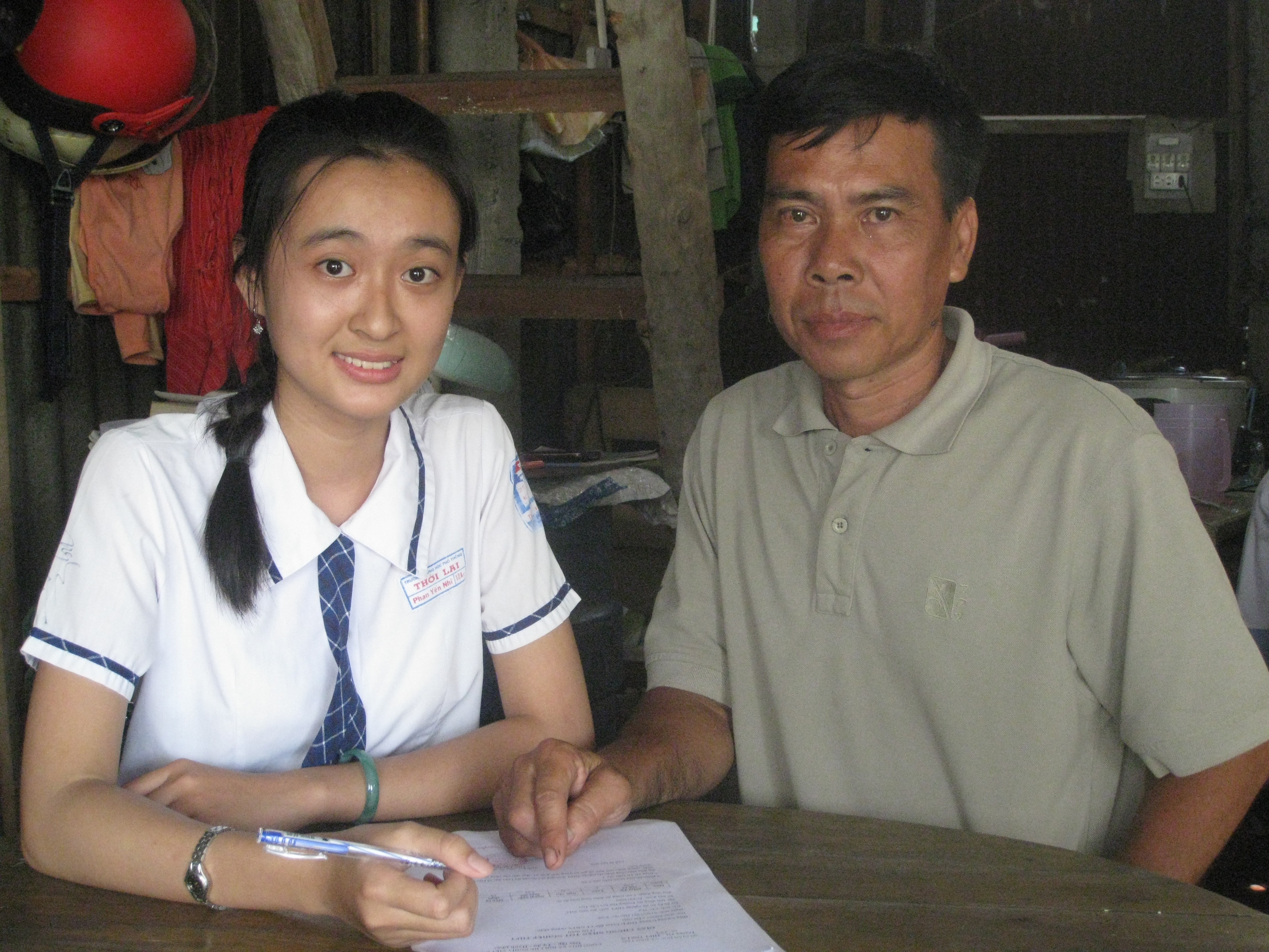 Chuyen cua hai nu thu khoa hinh anh