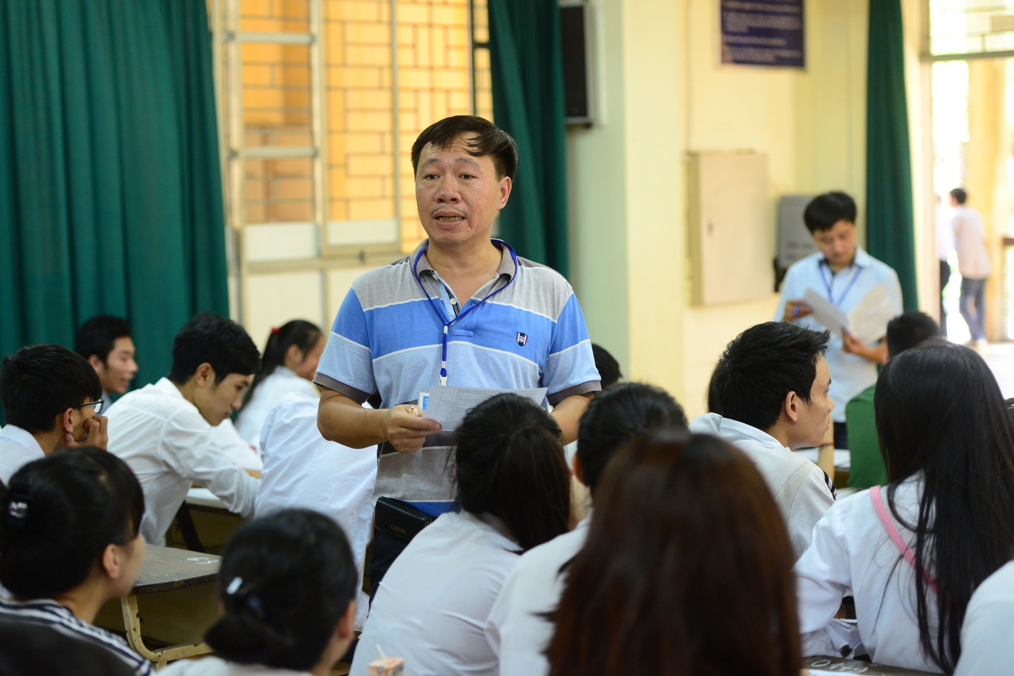 Rut ho so dang ky xet tuyen nop sang truong khac the nao? hinh anh