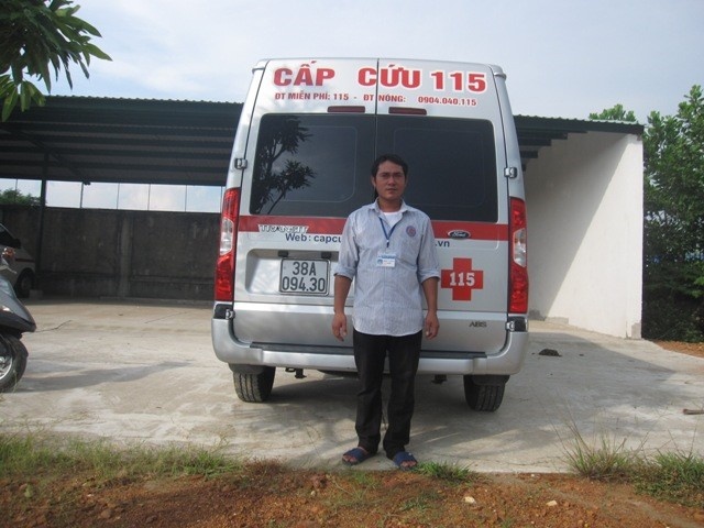 Me thue xe 115 'cap cuu' ho so dai hoc cho con hinh anh
