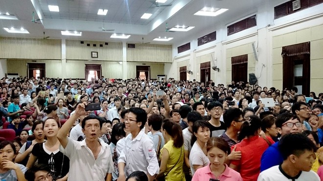 Thu truong GD&DT: 'Ay nay khi thi sinh vat va' hinh anh