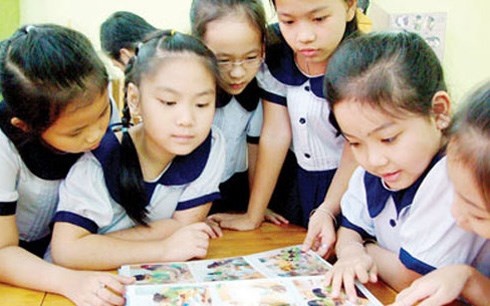 Ha Noi yeu cau cac truong khong bat hoc sinh mua dong phuc hinh anh